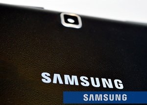 Вид на планшет Самсунг со стороны камеры